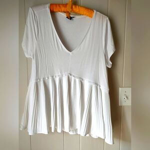 Kaari Blue V-Neck White Pleated Short Sleeve Top